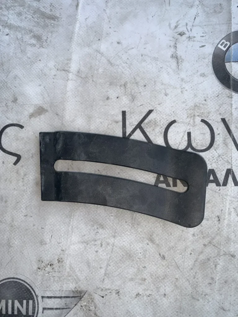 ΔΙΑΚΟΣΜΗΤΙΚΟ ΚΑΛΥΜΜΑ ΠΟΡΤ ΜΠΑΓΚΑΖ BMW ΣΕΙΡΑ 5 G30 G31 (ΚΩΔ. ΑΝΤΑΛ. 7387522)