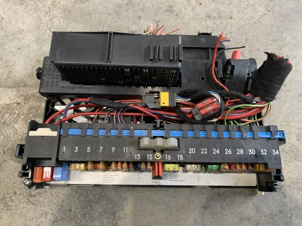 ΑΣΦΑΛΕΙΟΘΗΚΗ BMW ΣΕΙΡΑ 3 E46 X3 E83 (8364540)