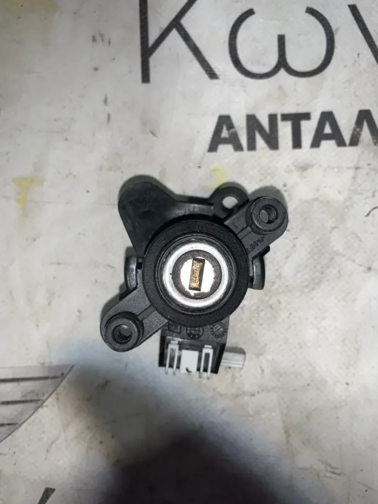 ΚΛΕΙΔΑΡΙΑ - ΠΟΡΤ ΠΑΓΚΑΖ BMW ΣΕΙΡΑ 3, 5 Ε46 Ε60 Ε61 (ΚΩΔ. ΑΝΤΑΛ. 8241088)