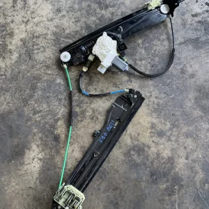 ΑΝΕΒΑΤΟΡΙ - ΓΡΥΛΟΣ ΠΑΡΑΘΥΡΟΥ ΕΜΠΡΟΣ ΔΕΞΙ BMW ΣΕΙΡΑ 5 F10 F11 (ΚΩΔ. ΑΝΤΑΛ. 7182112 - 7227130)