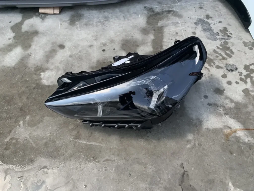 ΦΑΝΑΡΙ ΕΜΠΡΟΣ ΑΡΙΣΤΕΡΟ LED BMW X1 U11 (ΚΩΔ. ΑΝΤΑΛ. 4A27827)