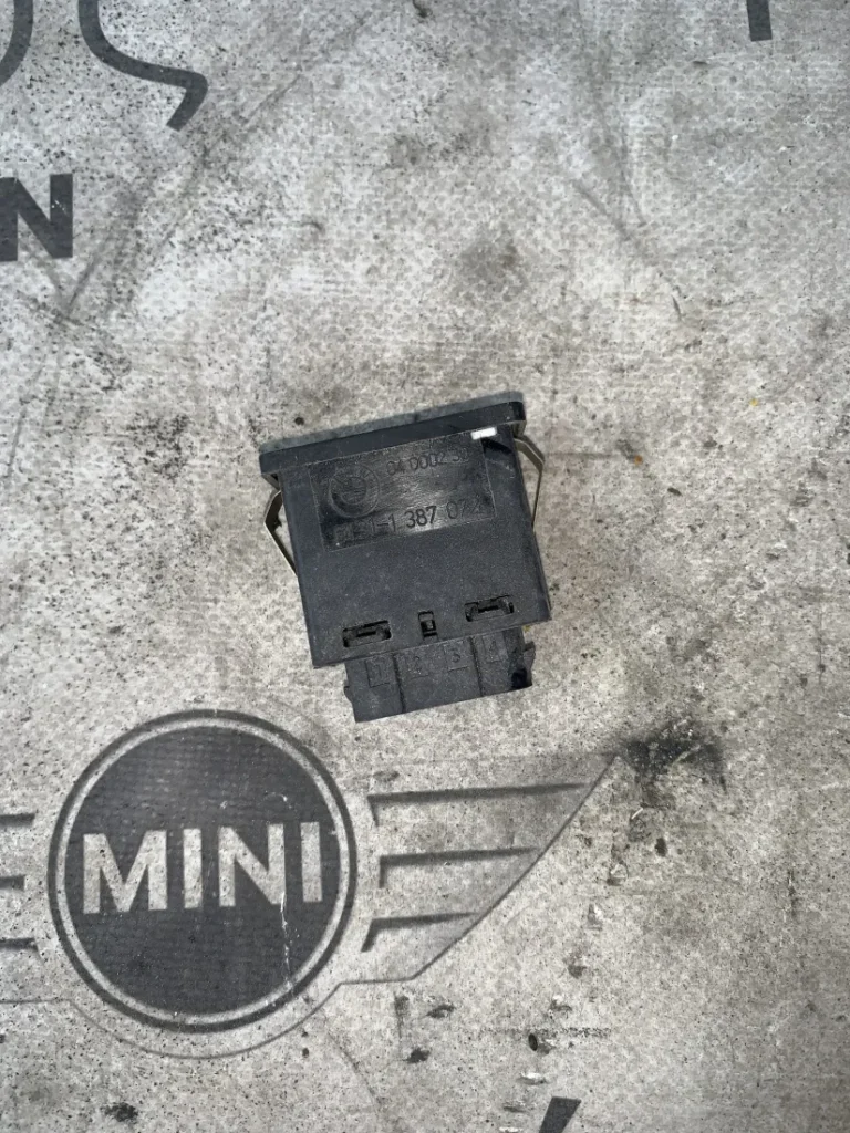 ΔΙΑΚΟΠΤΗΣ ΡΥΘΜΙΣΗΣ ΥΨΟΥΣ ΔΕΣΜΗΣ ΦΩΤΩΝ BMW ΣΕΙΡΑ 3 E36 (ΚΩΔ. ΑΝΤΑΛ. 61311387072)