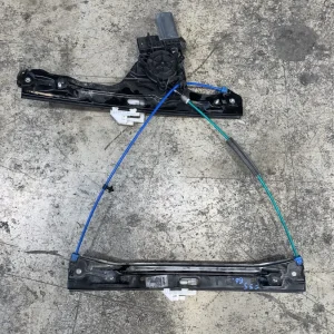 ΑΝΕΒΑΤΟΡΙ - ΓΡΥΛΟΣ ΠΑΡΑΘΥΡΟΥ ΕΜΠΡΟΣ ΔΕΞΙ MINI COOPER F55 F56 (ΚΩΔ. ΑΝΤΑΛ. 7320278)