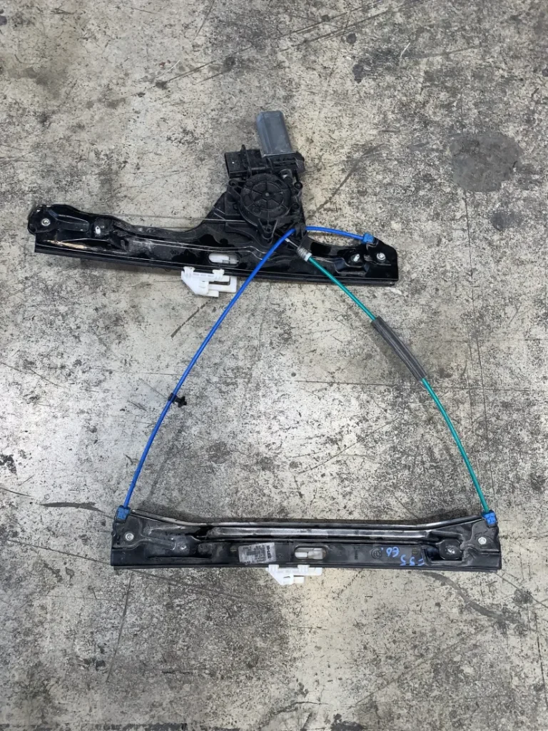 ΑΝΕΒΑΤΟΡΙ - ΓΡΥΛΟΣ ΠΑΡΑΘΥΡΟΥ ΕΜΠΡΟΣ ΔΕΞΙ MINI COOPER F55 F56 (ΚΩΔ. ΑΝΤΑΛ. 7320278)