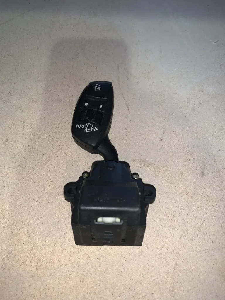 ΔΙΑΚΟΠΤΗΣ ΥΑΛΟΚΑΘΑΡΙΣΤΗΡΩΝ BMW ΣΕΙΡΑ 5 E60 E61 ΣΕΙΡΑ 6 E63 E64 M5 M6 (6924106)