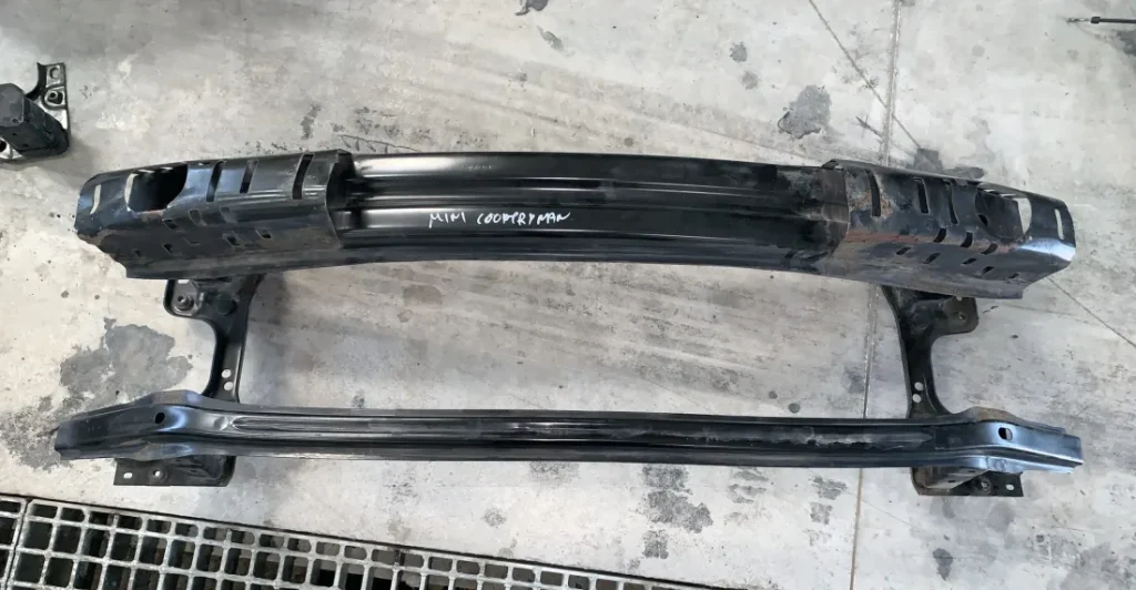 ΦΟΡΕΑΣ ΠΡΟΦΥΛΑΚΤΗΡΑ ΜΠΡΟΣΤΑ MINI R60 R61 (ΚΩΔ. ΑΝΤΑΛ. 9801600)