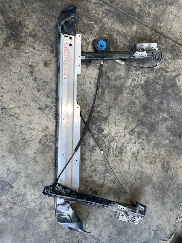 ΑΝΕΒΑΤΟΡΙ - ΓΡΥΛΟΣ ΠΑΡΑΘΥΡΟΥ MINI COOPER R55 R56 R57 (ΚΩΔ. ΑΝΤΑΛ. 8820011)