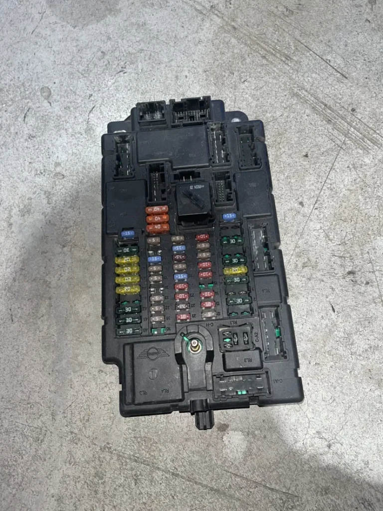 ΑΣΦΑΛΕΙΟΘΗΚΗ MINI R56 (ΚΩΔ. ΑΝΤΑΛ. 61353455236)