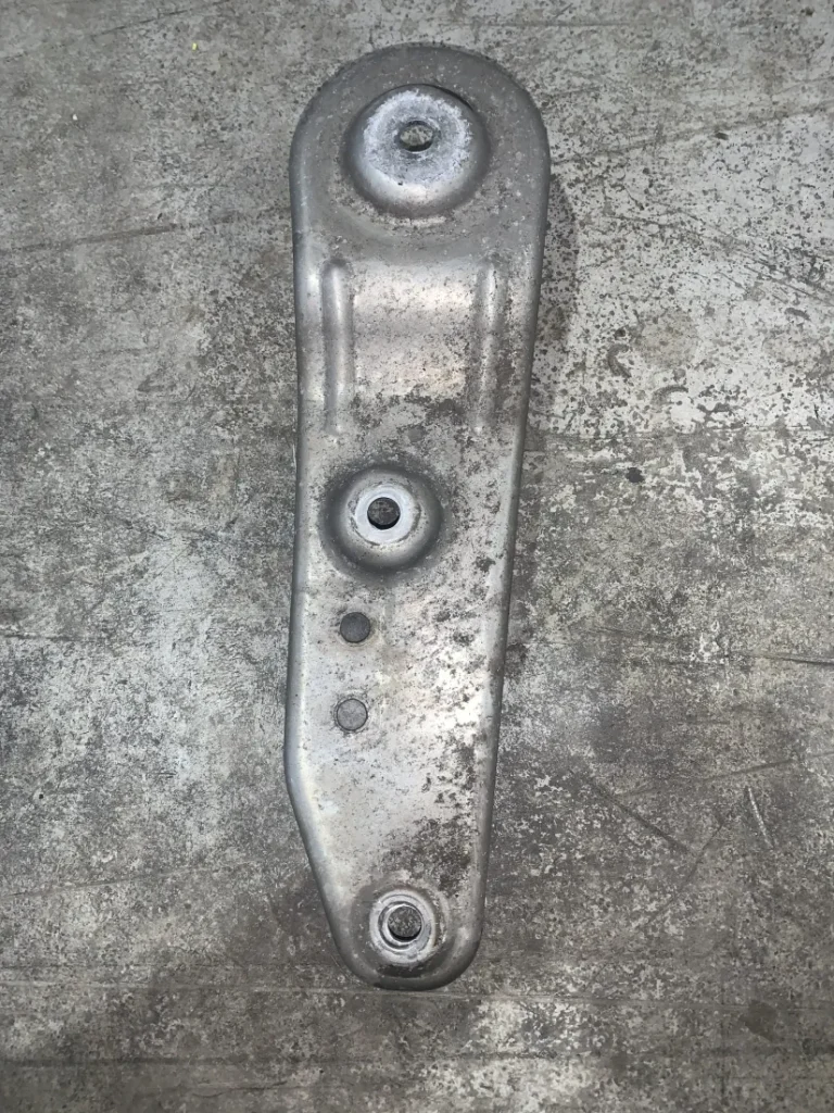 ΒΑΣΗ - ΣΤΗΡΙΓΜΑ BMW ΣΕΙΡΑ 5 F10 F11 (ΚΩΔ. ΑΝΤΑΛ. 33326776149)