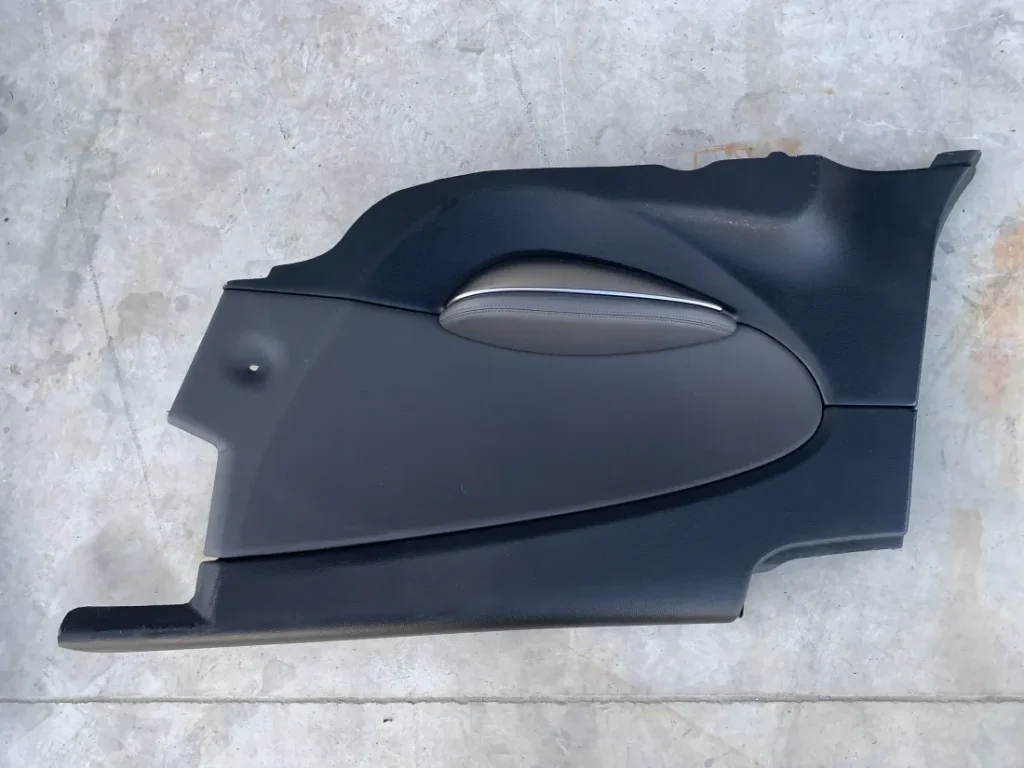 ΠΛΕΥΡΙΚΗ ΕΠΕΝΔΥΣΗ ΔΕΡΜΑ ΠΙΣΩ ΔΕΞΙΑ BMW ΣΕΙΡΑ 6 E63 E64 (ΚΩΔ. ΑΝΤΑΛ. 7115434)