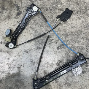 ΑΝΕΒΑΤΟΡΙ - ΓΡΥΛΟΣ ΠΑΡΑΘΥΡΟΥ ΕΜΠΡΟΣ ΑΡΙΣΤΕΡΟ MINI COOPER F55 F56 (ΚΩΔ. ΑΝΤΑΛ. 7296441 - 7296443)