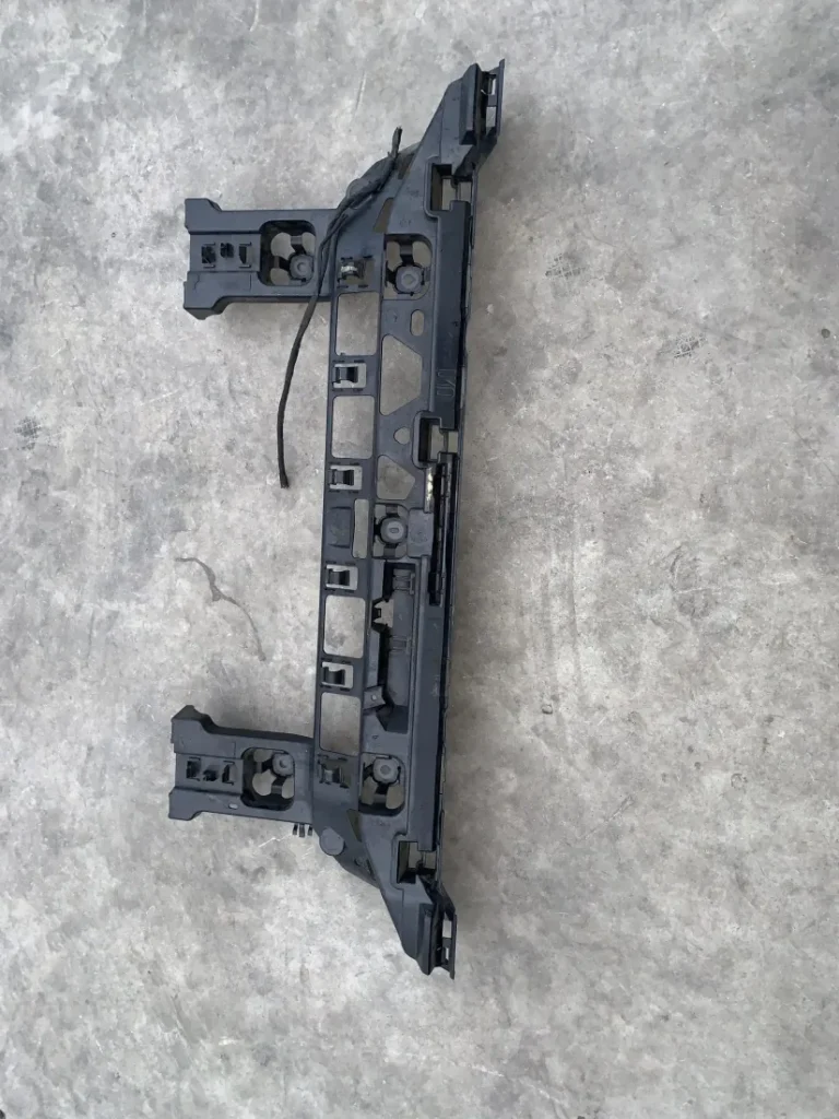 ΟΔΗΓΟΣ ΠΡΟΦΥΛΑΚΤΗΡΑ ΠΙΣΩ ΜΕΣΗ BMW X2 U10 (ΚΩΔ. ΑΝΤΑΛ. 51125A329B9)