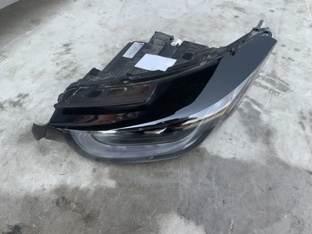 ΦΑΝΑΡΙ ΕΜΠΡΟΣ ΑΡΙΣΤΕΡΟ BMW i3 I01 (ΚΩΔ. ΑΝΤΑΛ. 63117467749)