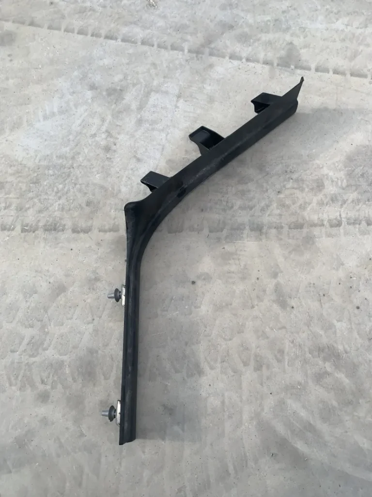 ΔΙΑΚΟΣΜΗΤΙΚΟ ΚΑΛΥΜΜΑ ΕΙΣΟΔΟΥ ΠΟΡΤΑΣ ΠΙΣΩ ΑΡΙΣΤΕΡΑ BMW X5 E53 (ΚΩΔ. ΑΝΤΑΛ. 51478402109)