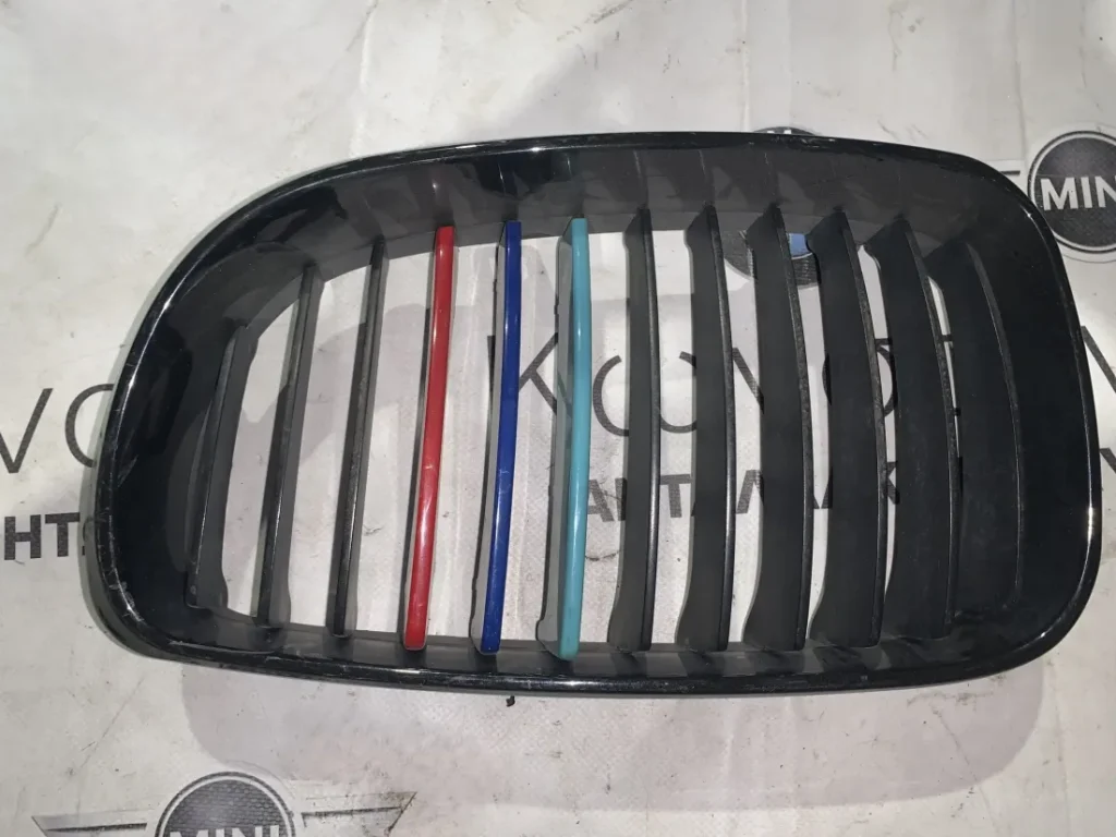 ΚΑΡΔΙΑ ΜΑΣΚΑΣ ΕΜΠΡΟΣ ΑΡΙΣΤΕΡΑ BMW ΣΕΙΡΑ 1 Ε82 Ε88 (ΚΩΔ. ΑΝΤΑΛ. 51137166439)