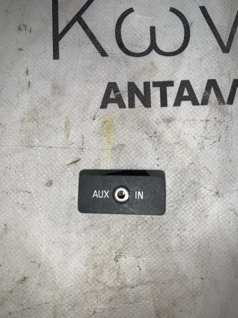 ΑΝΤΑΠΤΟΡΑΣ AUX IN BMW ΣΕΙΡΑ 5 E60 E61 (ΚΩΔ. ΑΝΤΑΛ. 61316986791)