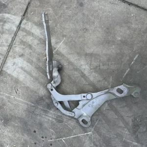 ΜΕΝΤΕΣΕΣ ΚΑΠΟΥ ΕΜΠΡΟΣ ΑΡΙΣΤΕΡΑ MINI R55 R56 R57 (ΚΩΔ. ΑΝΤΑΛ. 2751203)