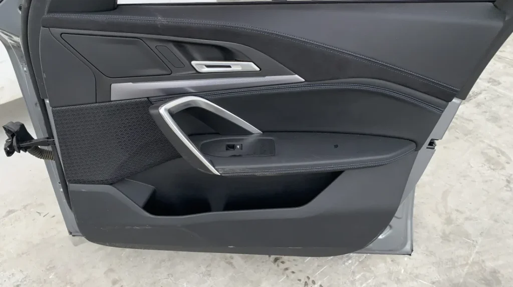 ΤΑΠΕΤΣΑΡΙΑ ΠΟΡΤΑΣ ΕΜΠΡΟΣ ΔΕΞΙΑ M PACK BMW X2 U10