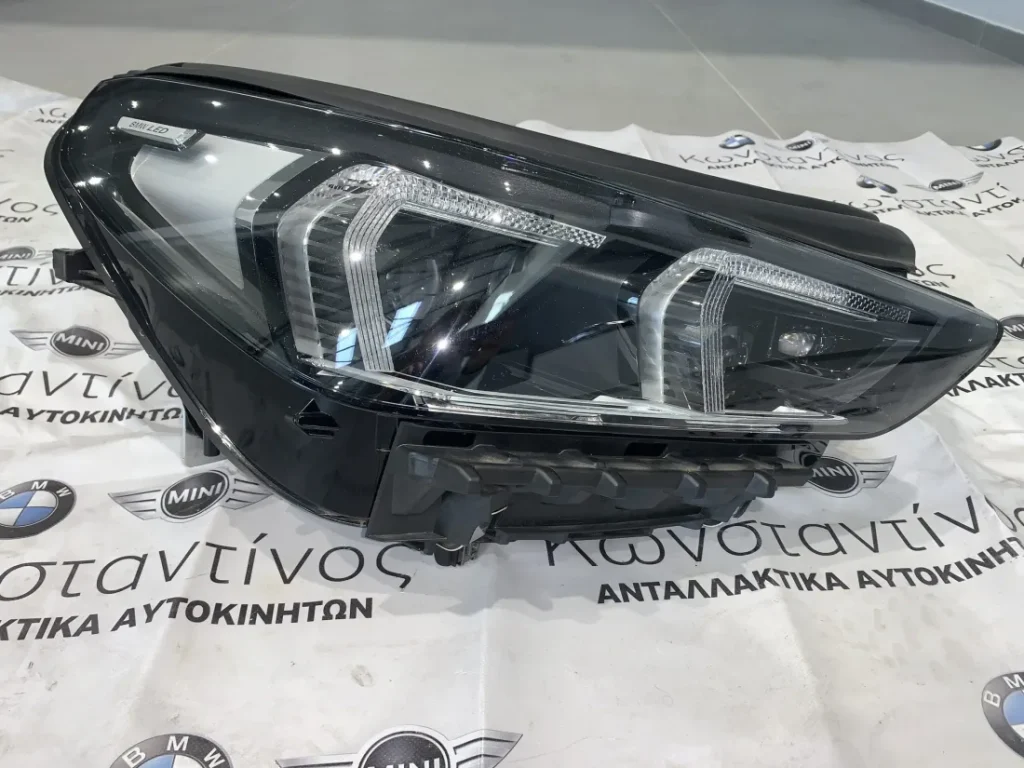 Φανάρι δεξιό εμπρός BMW X1 U11 (5A5BD48)