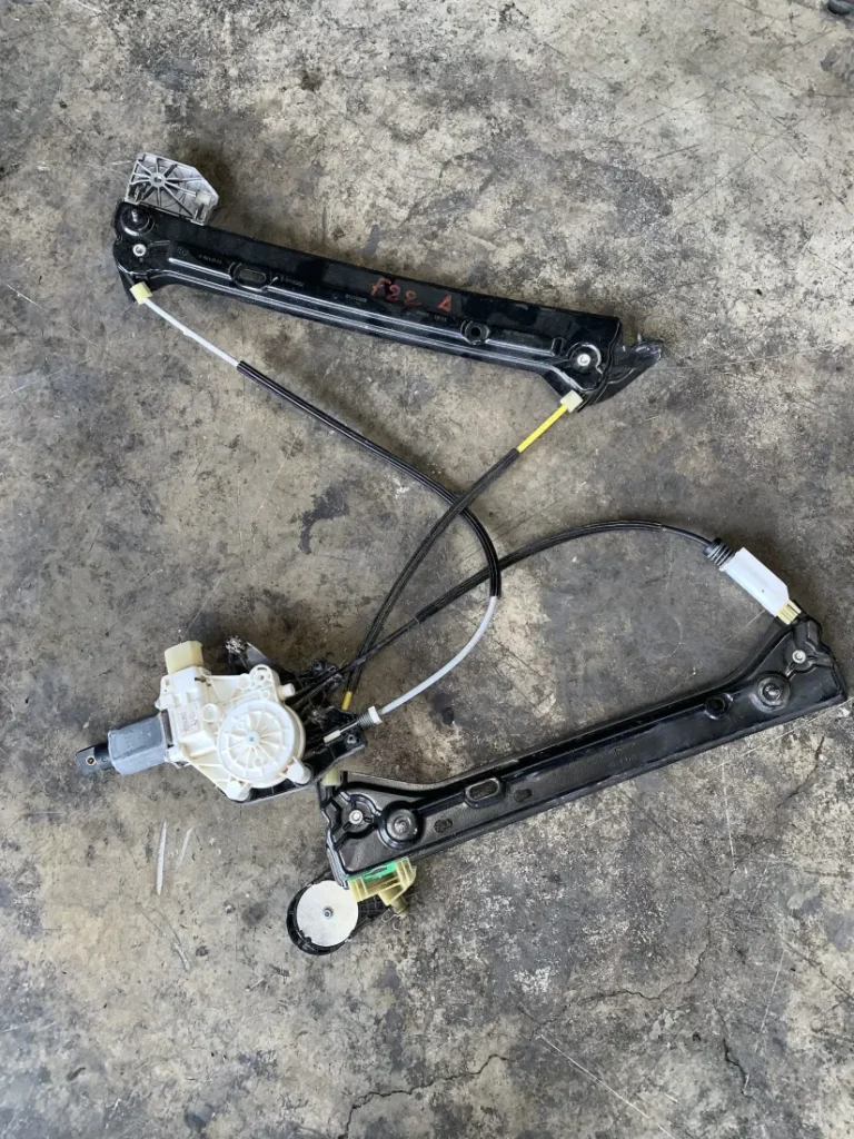 ΑΝΕΒΑΤΟΡΙ - ΓΡΥΛΟΣ ΠΑΡΑΘΥΡΟΥ ΕΜΠΡΟΣ ΔΕΞΙ BMW ΣΕΙΡΑ 1, 2 F20 F21 F22 M2 F87 (ΚΩΔ. ΑΝΤΑΛ. 7268448 - 7292120)