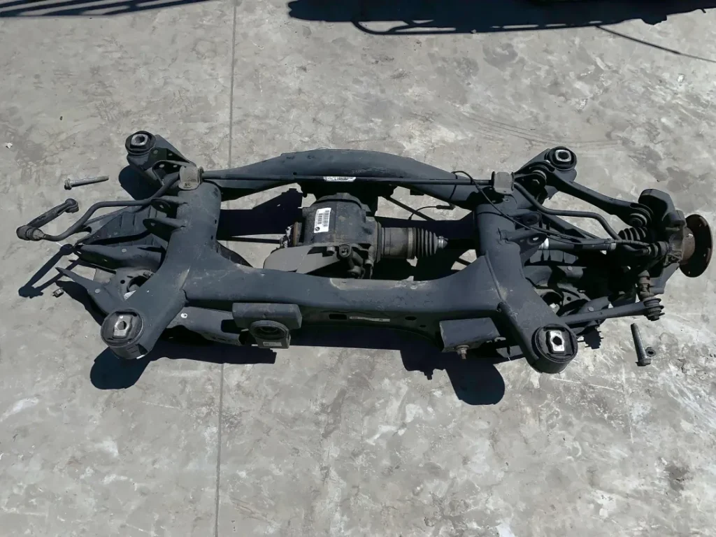 ΚΟΜΠΛΕ ΓΕΦΥΡΑ ΠΙΣΩ ΜΕ ΔΙΑΦΟΡΙΚΟ BMW ΣΕΙΡΑ 1, 2, 3, 4 (ΚΩΔ. ΑΝΤΑΛ. 7616971)