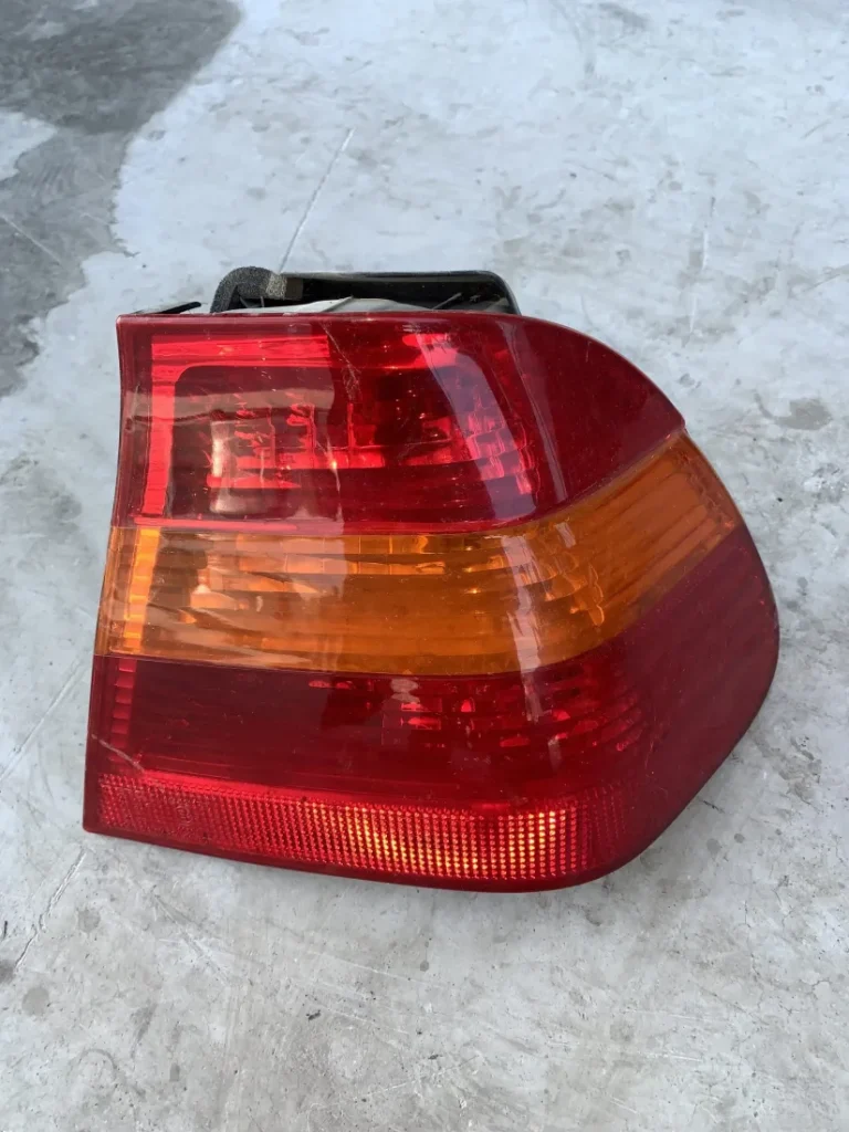 ΠΙΣΩ ΦΑΝΑΡΙ BMW ΣΕΙΡΑ 3 E46 (63218383100)