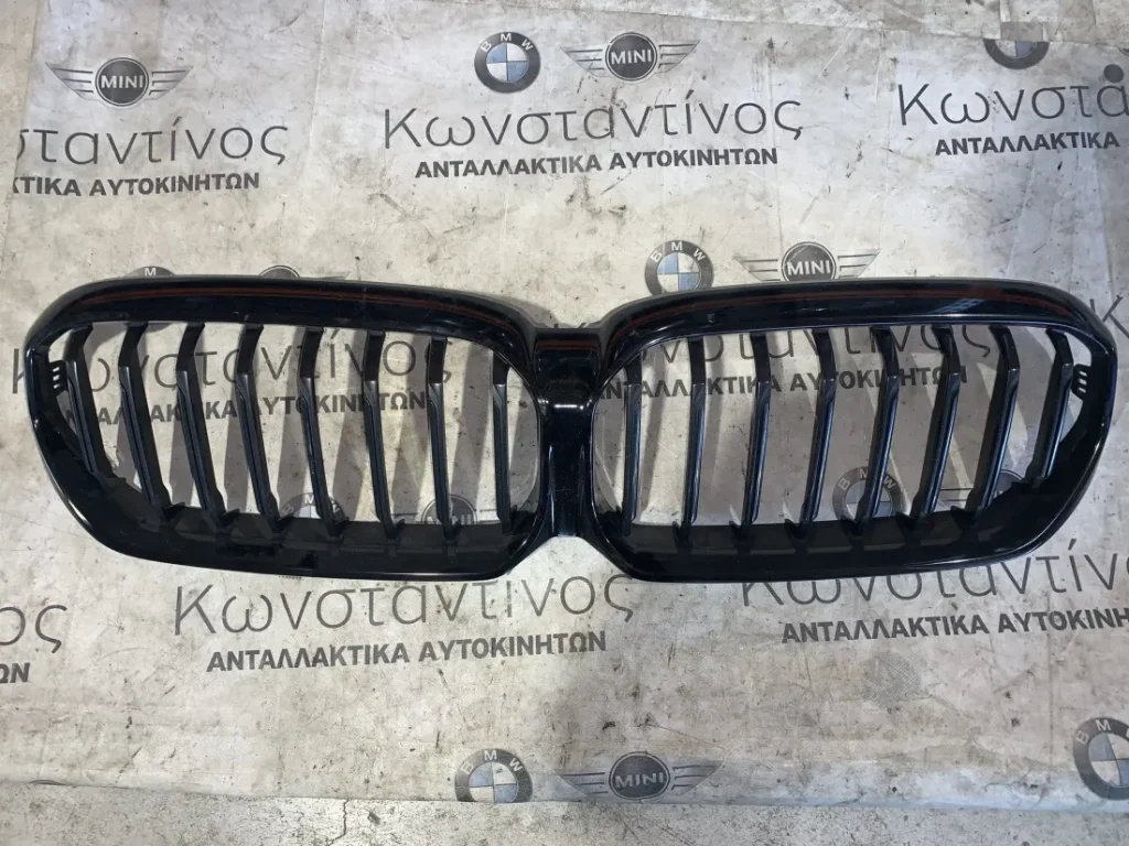 ΔΙΑΚΟΣΜΗΤΙΚΗ ΣΧΑΡΑ ΕΜΠΡΟΣ - ΚΑΡΔΙΕΣ ΠΡΟΦΥΛΑΚΤΗΡΑ BMW ΣΕΙΡΑ 5 G30 G31 (ΚΩΔ. ΑΝΤΑΛ. 9464210 - 9464217 - 9464218)