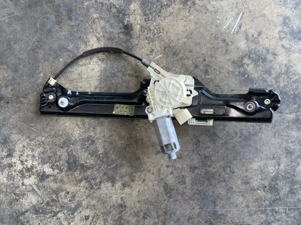 ΑΝΕΒΑΤΟΡΙ - ΓΡΥΛΟΣ ΠΑΡΑΘΥΡΟΥ ΠΙΣΩ ΔΕΞΙ BMW X6 E71 E72 HYBRID (ΚΩΔ. ΑΝΤΑΛ. 7179602 - 7197303)