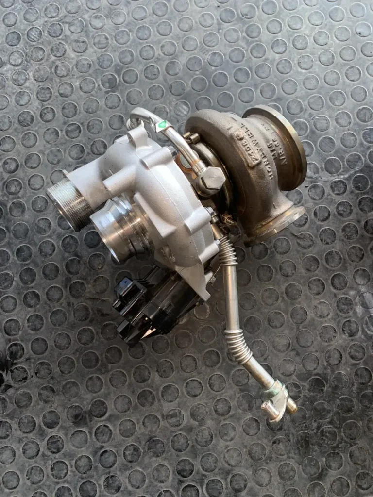 ΣΤΡΟΒΙΛΟΣΥΜΠΙΕΣΤΗΣ - ΤΟΥΡΜΠΙΝΑ BMW M5 F90 M8 F91 F92 F93 X5 M F95 X6 M F96 (ΚΩΔ. ΑΝΤΑΛ. 7852373)