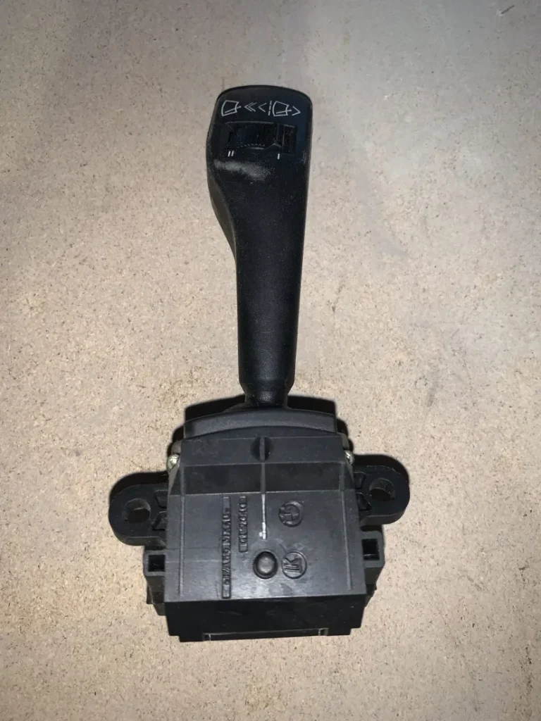 ΔΙΑΚΟΠΤΗΣ ΥΑΛΟΚΑΘΑΡΙΣΤΗΡΩΝ BMW ΣΕΙΡΑ 3 E46 (8363664)