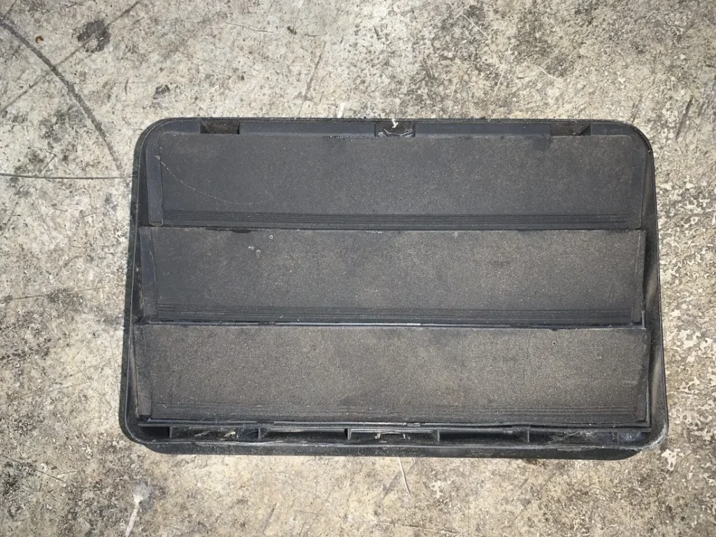 ΑΕΡΑΓΩΓΟΣ ΠΟΡΤ ΜΠΑΓΚΑΖ BMW ΣΕΙΡΑ 3, 5, 6 E46 E92 E93 E39 F10 F11 E63 E64 F12 F13 F06 GC X3 E83 F25 X5 E53 (ΚΩΔ. ΑΝΤΑΛ. 64226962293)