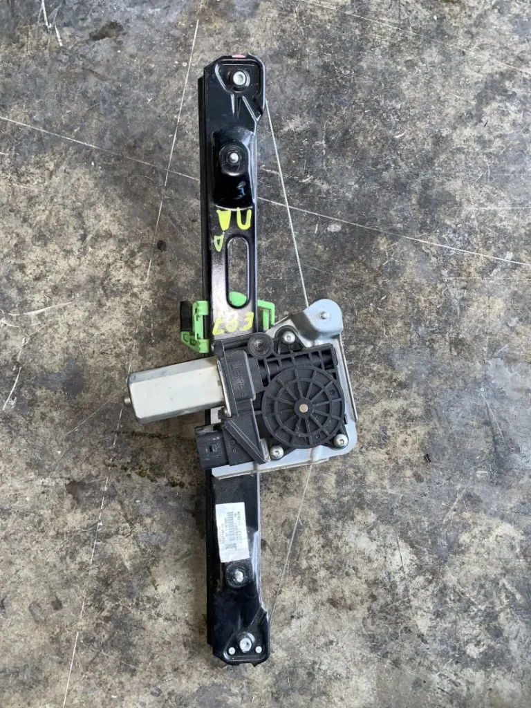 ΑΝΕΒΑΤΟΡΙ - ΓΡΥΛΟΣ ΠΑΡΑΘΥΡΟΥ ΠΙΣΩ ΑΡΙΣΤΕΡΟ BMW ΣΕΙΡΑ 1 Ε81 Ε87 (ΚΩΔ. ΑΝΤΑΛ. 7067797)