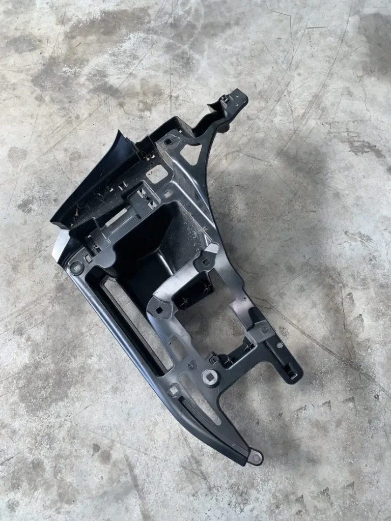 ΣΤΗΡΙΓΜΑ ΦΤΕΡΟΥ ΠΙΣΩ ΔΕΞΙΑ BMW i3 I01 + LCI (ΚΩΔ. ΑΝΤΑΛ. 51137296754)