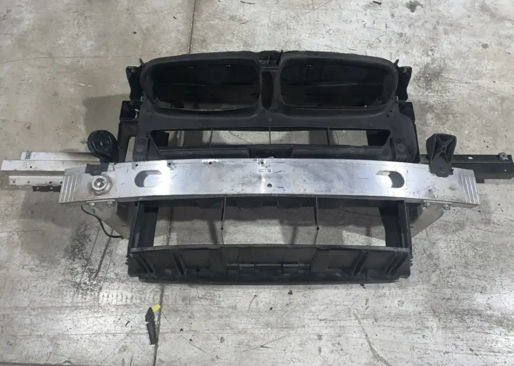 ΜΕΤΩΠΗ ΚΑΙ ΤΡΑΒΕΡΣΑ ΚΟΜΠΛΕ BMW X3 F25 X4 F26 (ΚΩΔ. ΑΝΤΑΛ. 7371990)