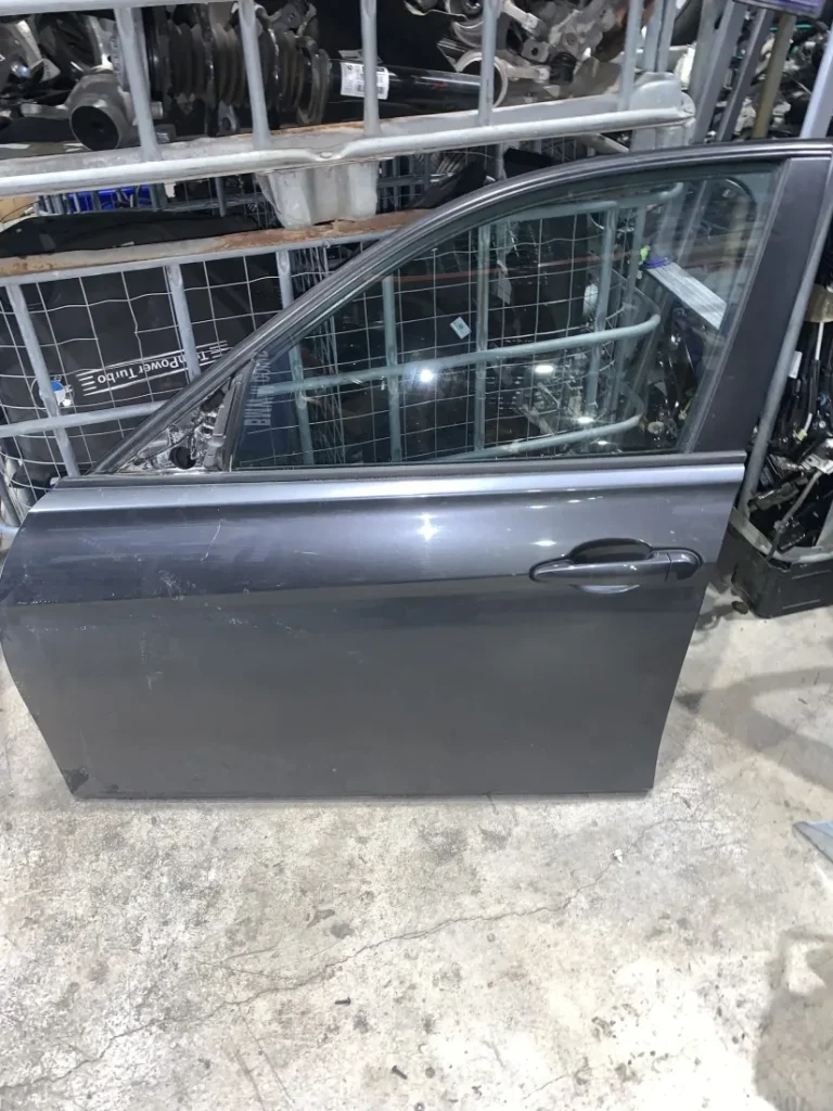 ΕΜΠΡΟΣ ΑΡΙΣΤΕΡΗ ΠΟΡΤΑ BMW F30