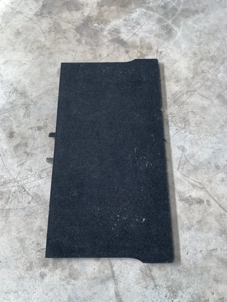 ΔΙΑΚΟΣΜΗΤΙΚΟ ΚΑΛΥΜΜΑ ΧΩΡΟΥ ΑΠΟΣΚΕΥΩΝ BMW i3 I01 + LCI (ΚΩΔ. ΑΝΤΑΛ. 7272384)