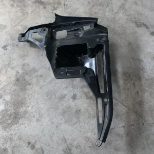 ΣΤΗΡΙΓΜΑ ΦΤΕΡΟΥ ΠΙΣΩ ΑΡΙΣΤΕΡΑ BMW i3 I01 + LCI (ΚΩΔ. ΑΝΤΑΛ. 51137296753)