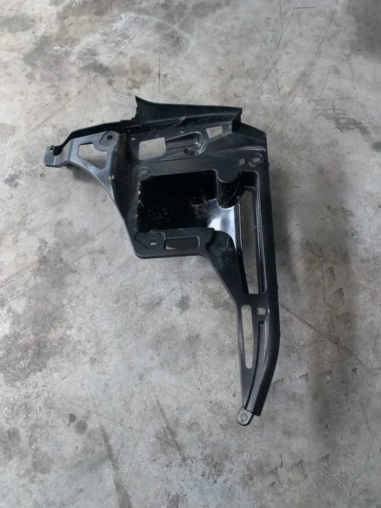 ΣΤΗΡΙΓΜΑ ΦΤΕΡΟΥ ΠΙΣΩ ΑΡΙΣΤΕΡΑ BMW i3 I01 + LCI (ΚΩΔ. ΑΝΤΑΛ. 51137296753)