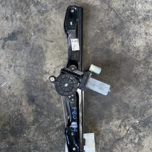 ΑΝΕΒΑΤΟΡΙ - ΓΡΥΛΟΣ ΠΑΡΑΘΥΡΟΥ ΠΙΣΩ ΑΡΙΣΤΕΡΟ BMW ΣΕΙΡΑ 1 F20 F21 (ΚΩΔ. ΑΝΤΑΛ. 7242555)