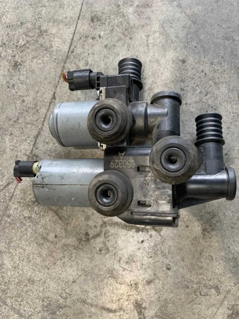 ΒΑΛΒΙΔΑ - ΒΟΗΘΗΤΙΚΗ ΑΝΤΛΙΑ ΝΕΡΟΥ BMW ΣΕΙΡΑ 3 E46 X3 E83 (64118369807)