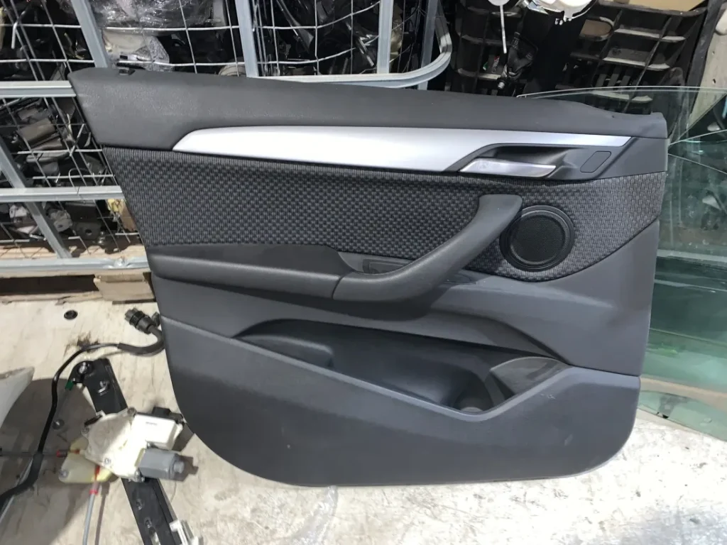 ΕΠΕΝΔΥΣΗ - ΤΑΠΕΤΣΑΡΙΑ ΠΟΡΤΑΣ ΠΙΣΩ ΔΕΞΙΑ BMW X1 F48