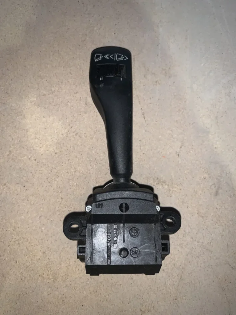 ΔΙΑΚΟΠΤΗΣ ΥΑΛΟΚΑΘΑΡΙΣΤΗΡΩΝ BMW ΣΕΙΡΑ 3 E46 ΣΕΙΡΑ 5 Ε39 E53 X5 X3 (8363669)