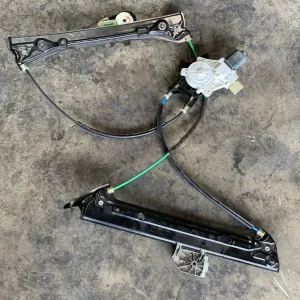 ΑΝΕΒΑΤΟΡΙ - ΓΡΥΛΟΣ ΠΑΡΑΘΥΡΟΥ ΕΜΠΡΟΣ ΔΕΞΙ BMW ΣΕΙΡΑ 4 F32 F33 F36 GRAN COUPE (ΚΩΔ. ΑΝΤΑΛ. 7281624 - 7352748)