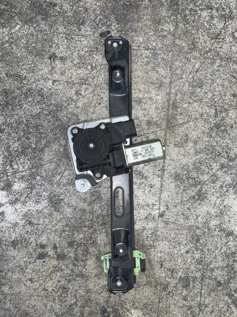 ΑΝΕΒΑΤΟΡΙ - ΓΡΥΛΟΣ ΠΑΡΑΘΥΡΟΥ ΠΙΣΩ ΑΡΙΣΤΕΡΟ BMW ΣΕΙΡΑ 1 , 3 Ε81 Ε87 Ε90 Ε91 (ΚΩΔ. ΑΝΤΑΛ. 71002603 - 1060078)