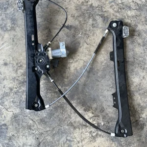 ΑΝΕΒΑΤΟΡΙ - ΓΡΥΛΟΣ ΠΑΡΑΘΥΡΟΥ ΕΜΠΡΟΣ ΑΡΙΣΤΕΡΑ BMW ΣΕΙΡΑ 5 Ε60 Ε61 (ΚΩΔ. ΑΝΤΑΛ. 7075667)