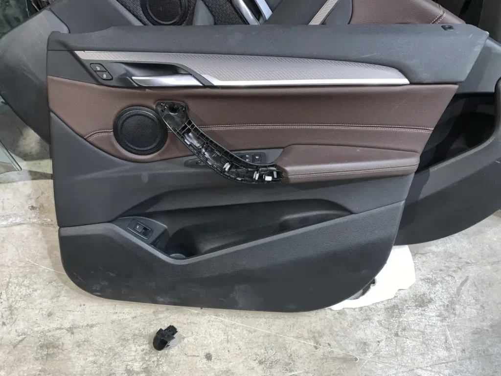 ΕΠΕΝΔΥΣΗ - ΤΑΠΕΤΣΑΡΙΑ ΠΟΡΤΑΣ ΕΜΠΡΟΣ ΔΕΞΙΑ BMW X2 F39