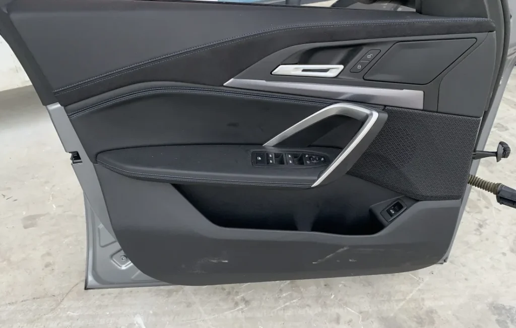 ΤΑΠΕΤΣΑΡΙΑ ΠΟΡΤΑΣ ΕΜΠΡΟΣ ΑΡΙΣΤΕΡΗ BMW X2 U10