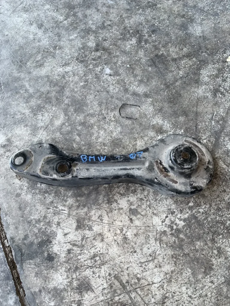 ΒΑΣΗ ΣΤΗΡΙΞΗΣ ΠΙΣΩ ΑΞΟΝΑ ΔΕΞΙΑ BMW ΣΕΙΡΑ 1, 3 Ε87 Ε88 Ε90 Ε91 Ε93 Χ1 Ε84 (ΚΩΔ. ΑΝΤΑΛ. 33326766054)