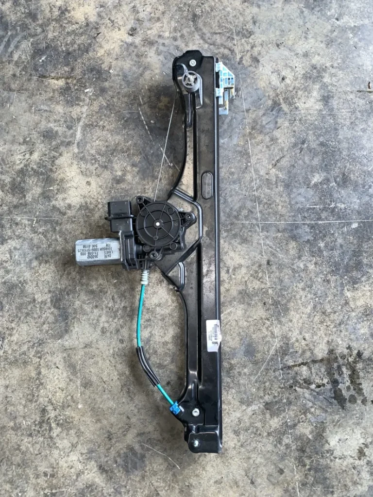 ΑΝΕΒΑΤΟΡΙ - ΓΡΥΛΟΣ ΠΑΡΑΘΥΡΟΥ ΕΜΠΡΟΣ ΑΡΙΣΤΕΡΟ BMW ΣΕΙΡΑ 2 F45 ACTIVE TOURER (ΚΩΔ. ΑΝΤΑΛ. 2579945)