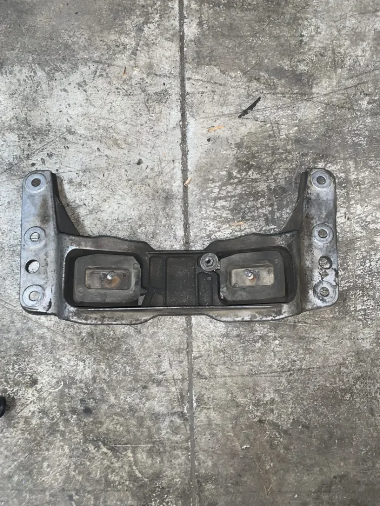 ΒΑΣΗ ΣΑΣΜΑΝ BMW ΣΕΙΡΑ 5, 6 E60 E61 E63 E64 (ΚΩΔ. ΑΝΤΑΛ. 22316761093 - 22316761102)